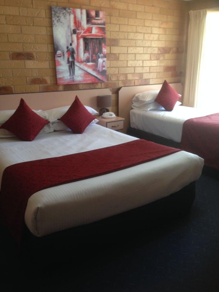 North Parkes Motel Екстер'єр фото