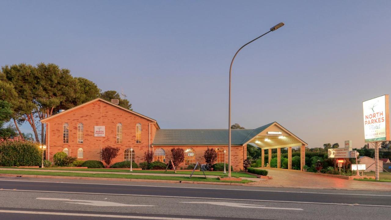 North Parkes Motel Екстер'єр фото