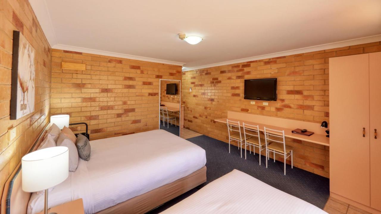 North Parkes Motel Екстер'єр фото