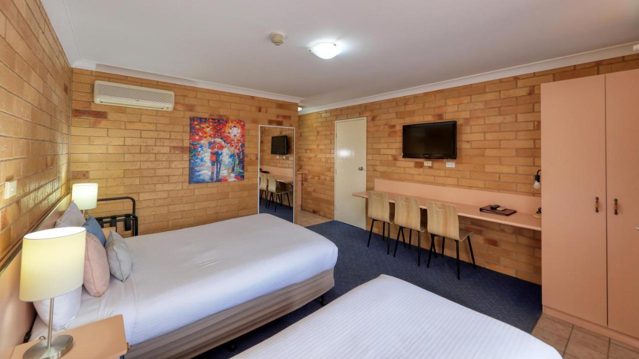 North Parkes Motel Екстер'єр фото