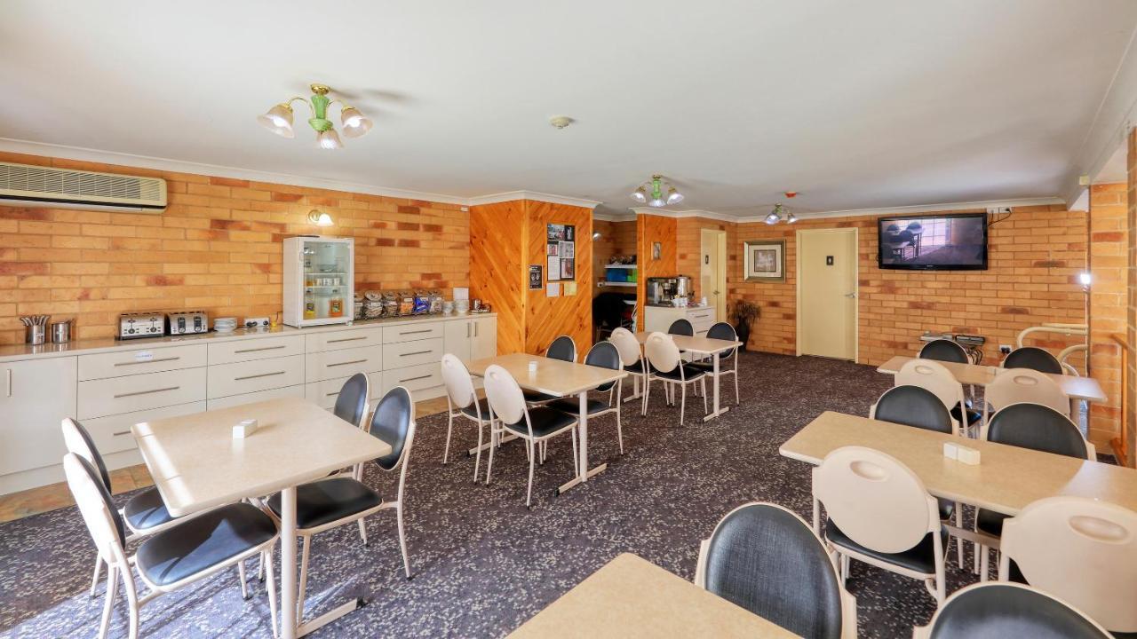 North Parkes Motel Екстер'єр фото