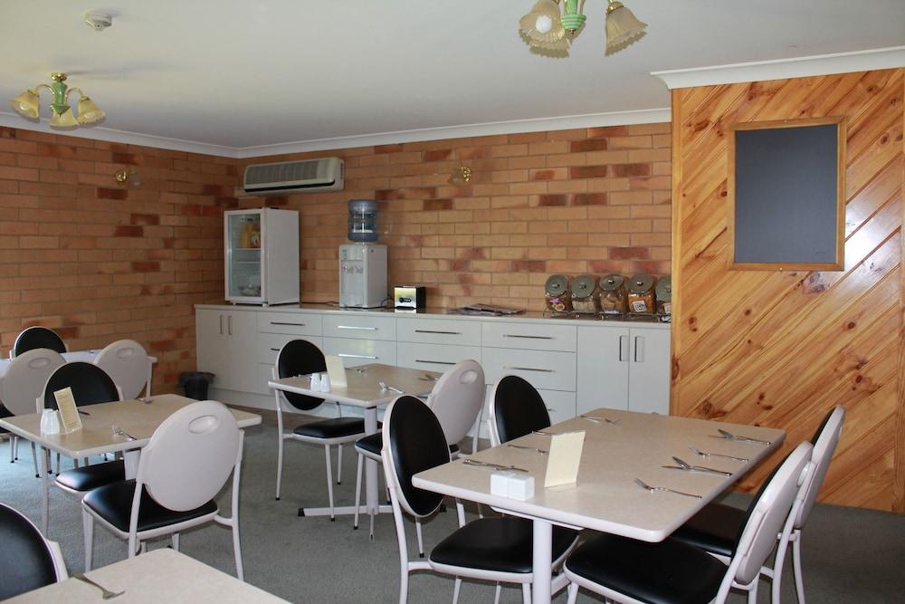 North Parkes Motel Екстер'єр фото