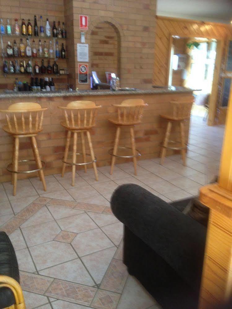 North Parkes Motel Екстер'єр фото